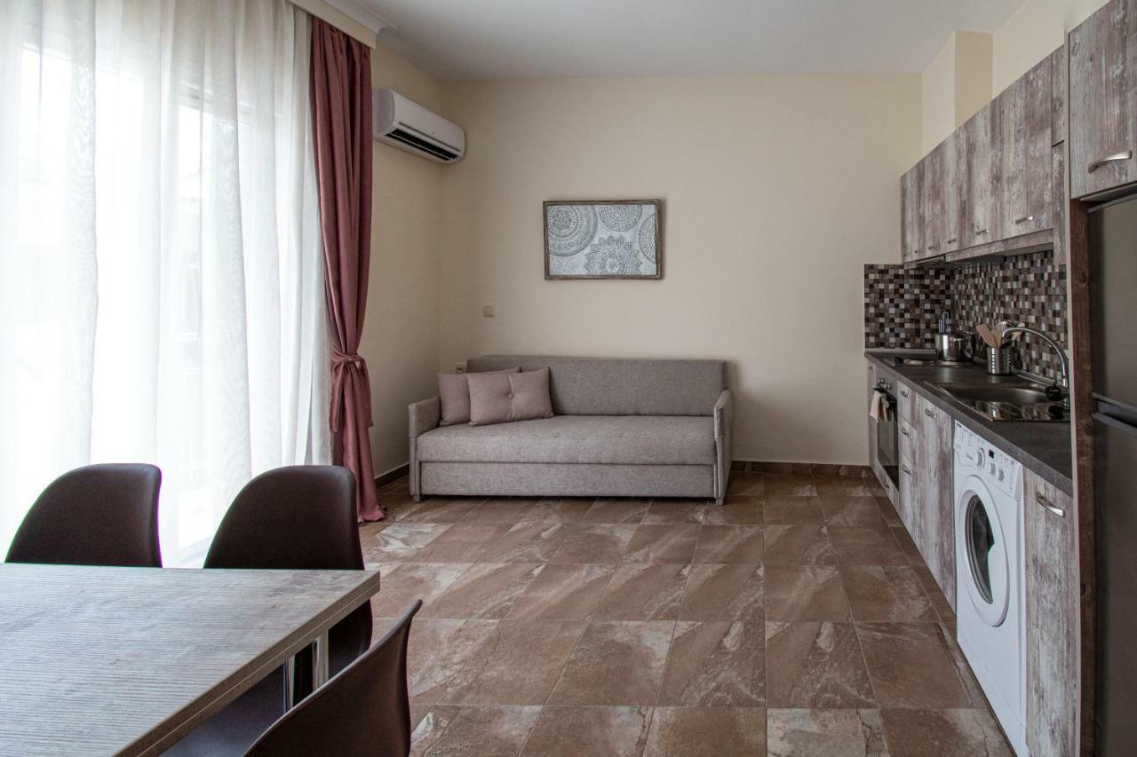 Katerina'S Luxury Apartments ลีเมนาส ภายนอก รูปภาพ